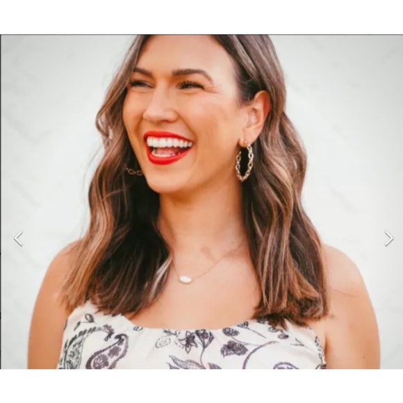 NWT EXPRESS INTERLOCKING CHAIN HOOP EARRINGS - Picture 2 of 10